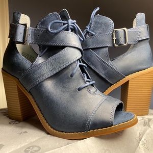 Seychelles x Anthropologie navy leather heels